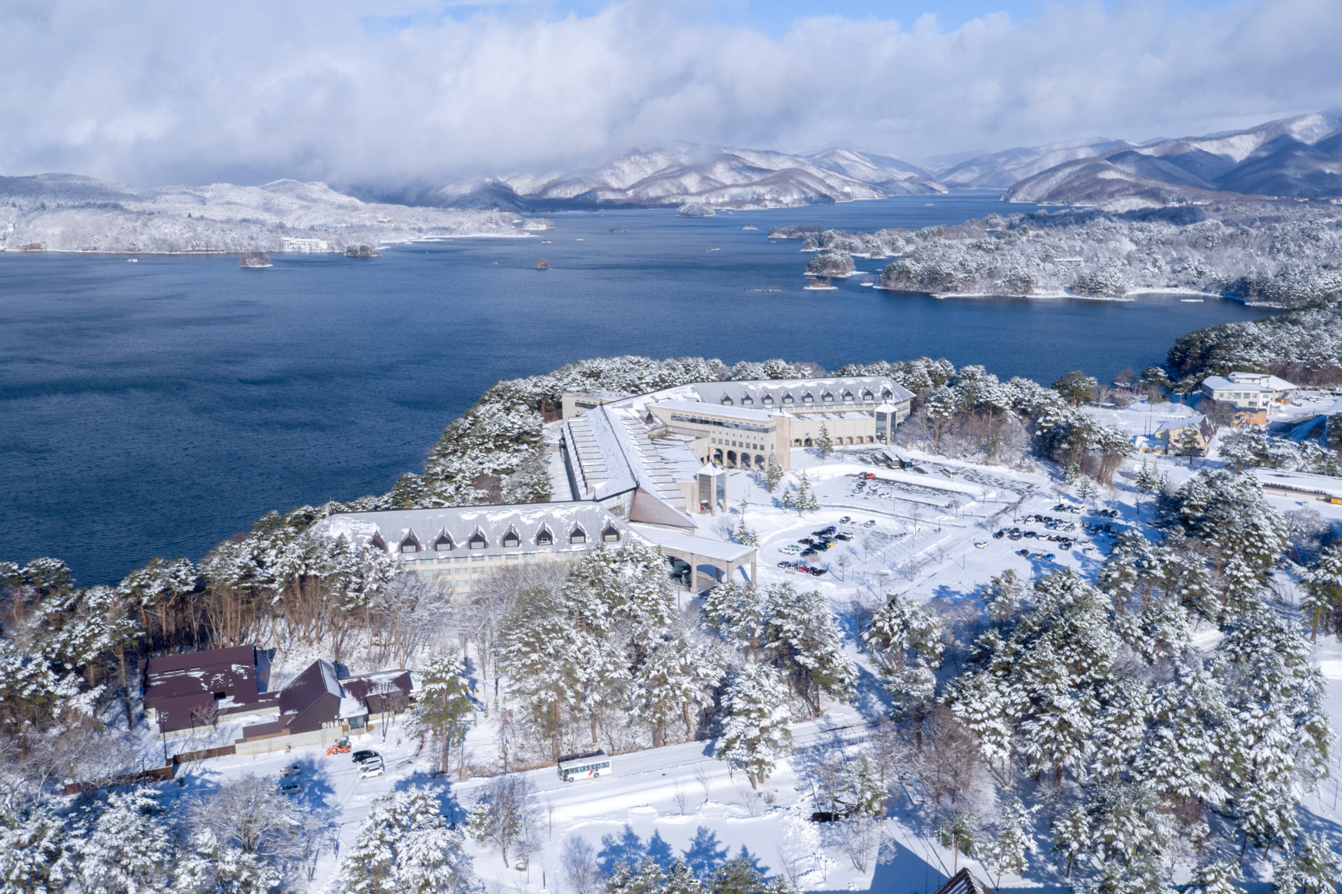 URABANDAI Lake Resort